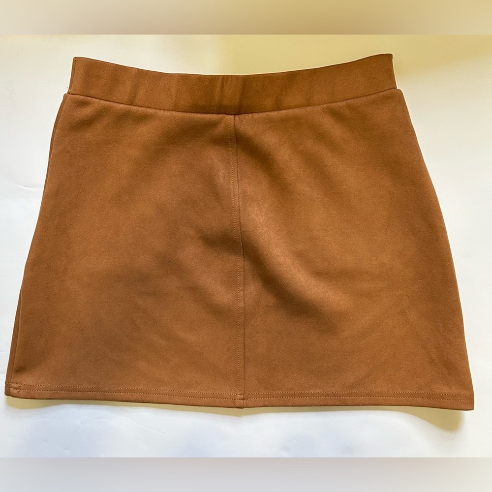 Blashe Faux Suede Mini Skirt Size Medium - Picture 2 of 9